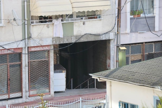 Foto - Fıkra değil gerçek! Altından sokak geçen apartman