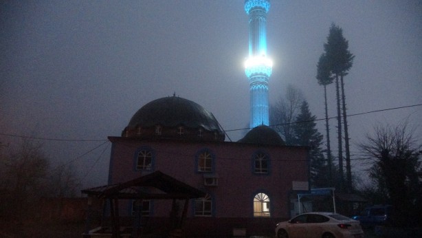Foto - Fıkra gibi olay! Kapı komşuları 2 dakika farkla iftar açıyor