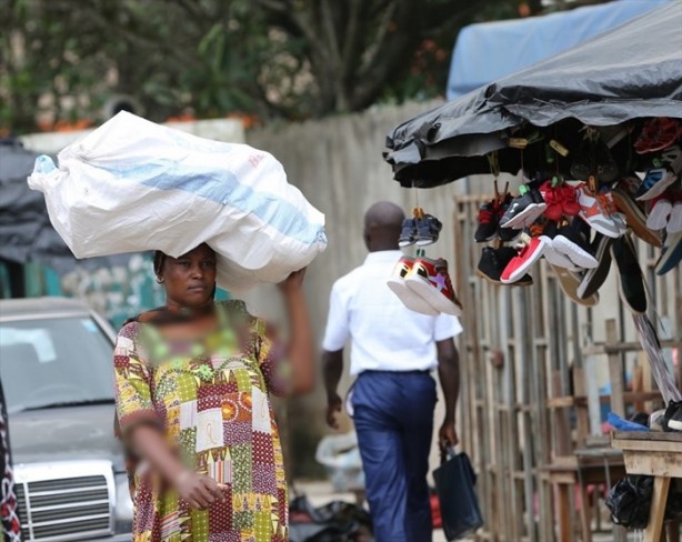 Foto - Fildişili kadınların zorlu yaşamları