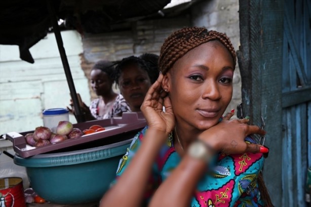 Foto - Fildişili kadınların zorlu yaşamları