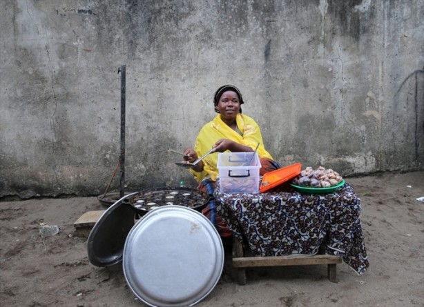 Foto - Fildişili kadınların zorlu yaşamları