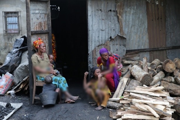 Foto - Fildişili kadınların zorlu yaşamları