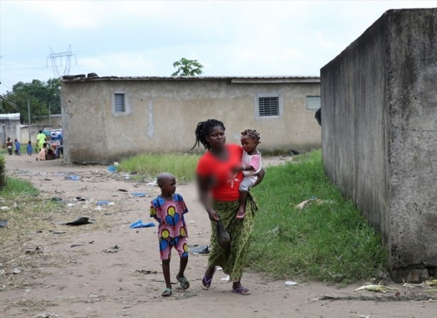 Foto - Fildişili kadınların zorlu yaşamları