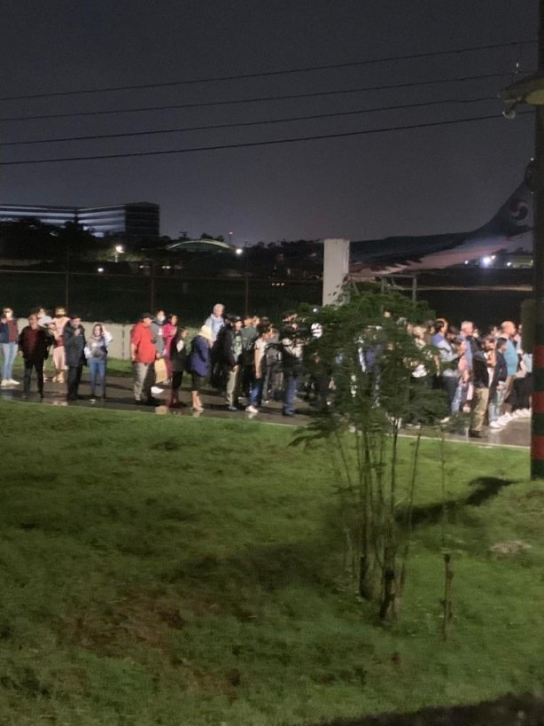 Foto - Filipinler'de yolcu uçağı pistten çıktı