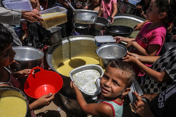 Foto - Filistin’de bir kase çorba mutluluk sebebi