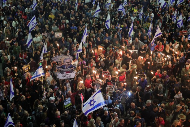 Foto - Filistin'deki zulüm İsrail'i yakmaya başladı! 100 bin gösterici sokaklara döküldü