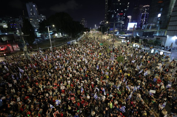 Foto - Filistin'deki zulüm İsrail'i yakmaya başladı! 100 bin gösterici sokaklara döküldü