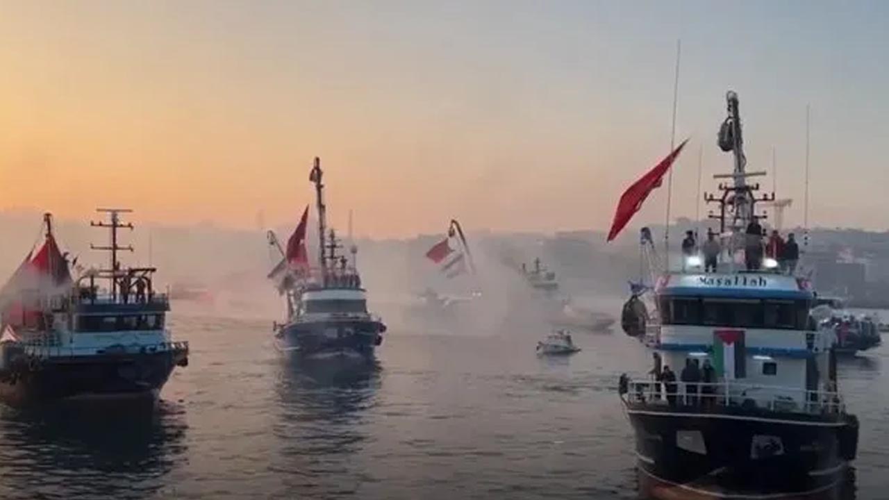 Foto - Filistin'E destek eylemi denizden bile sürüyor! Balıkçılar tekneleriyle eşlik etti