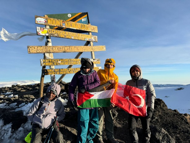 Foto - Filistin’e destek için Afrika’nın en yüksek dağına çıktılar