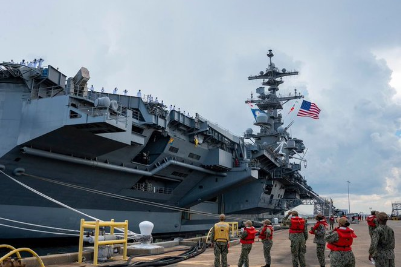 Foto - "Filistin'e saldırmak için bölgeye gelen ABD Uçak Gemisi yakıtını Türkiye'den mi alıyor?"