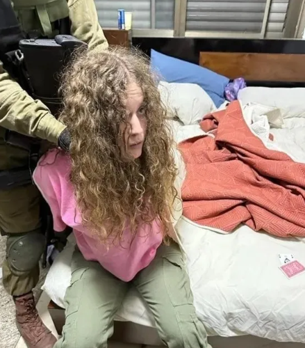 Foto - Filistin'in cesur kızı Ahed Tamimi serbest bırakıldı! İsrail askerine attığı tokatın ardından Filistin'in sembolü haline gelmişti