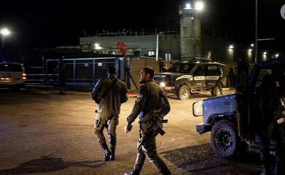 Foto - Filistin'in cesur kızı Ahed Tamimi serbest bırakıldı! İsrail askerine attığı tokatın ardından Filistin'in sembolü haline gelmişti