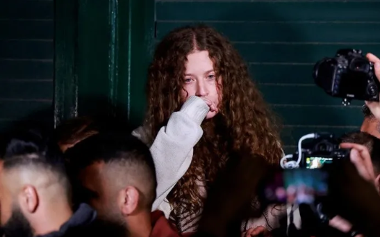 Foto - Filistin'in cesur kızı Ahed Tamimi serbest bırakıldı! İsrail askerine attığı tokatın ardından Filistin'in sembolü haline gelmişti
