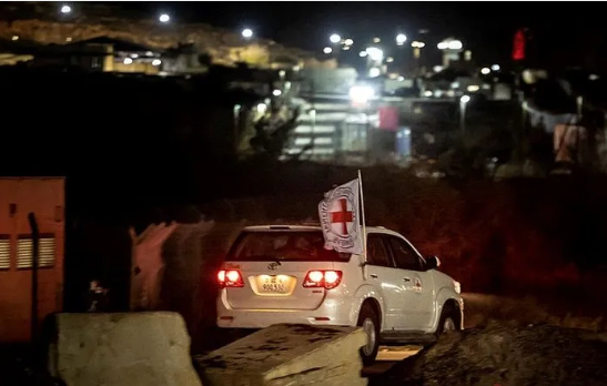 Foto - Filistin'in cesur kızı Ahed Tamimi serbest bırakıldı! İsrail askerine attığı tokatın ardından Filistin'in sembolü haline gelmişti