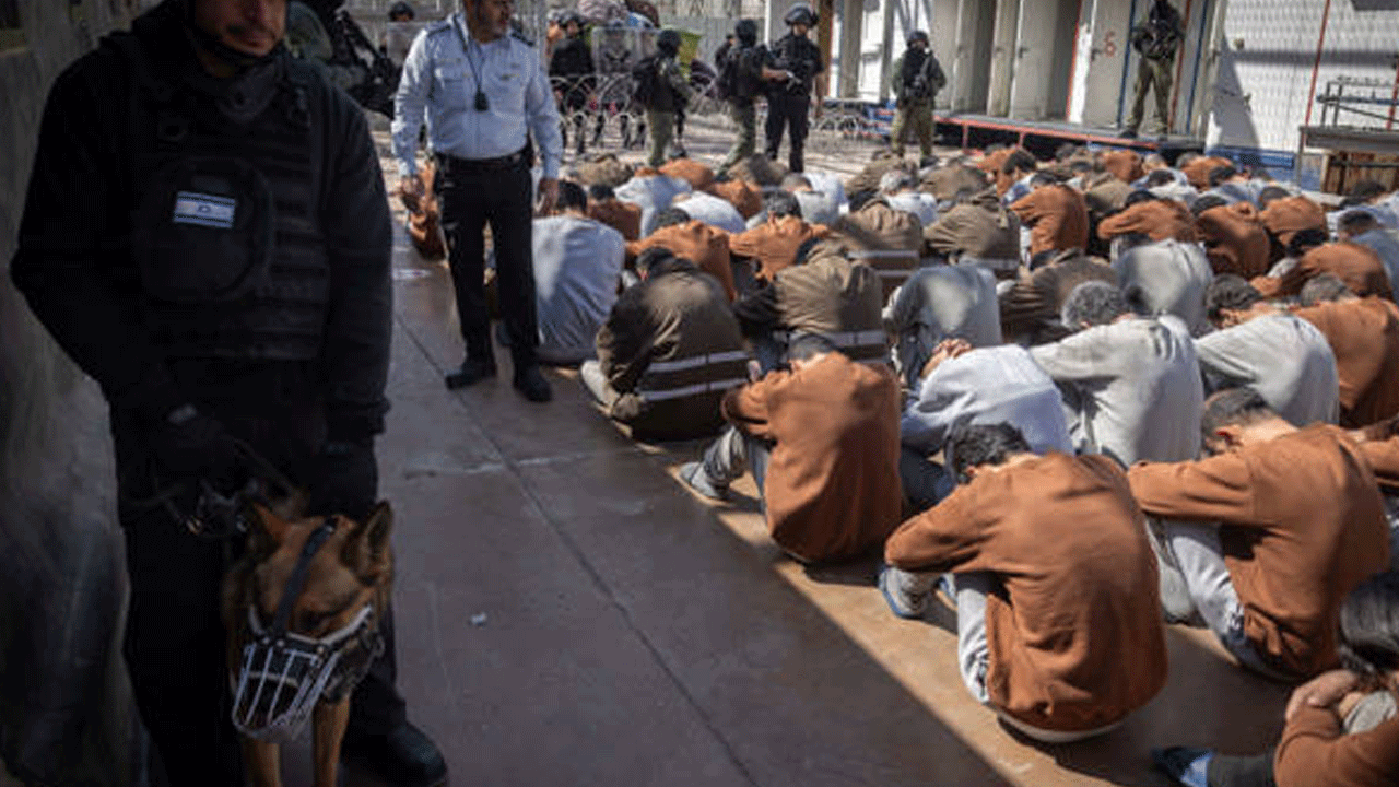 Filistinli esirler siyonist hapishanelerini anlattı: Yaşayanların mezarlığı!