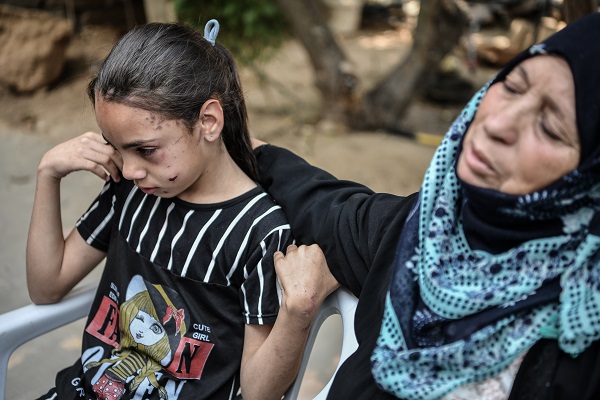 Foto - Filistinli kızın yürek yakan feryadı