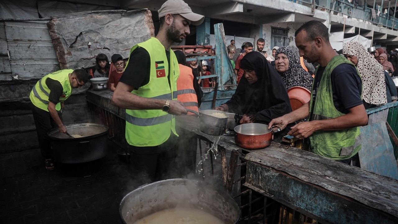 Foto - Filistinli masumlara Türkler yetişti
