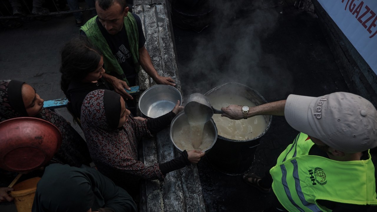 Foto - Filistinli masumlara Türkler yetişti