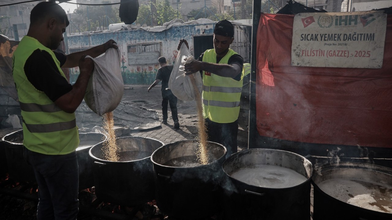 Foto - Filistinli masumlara Türkler yetişti