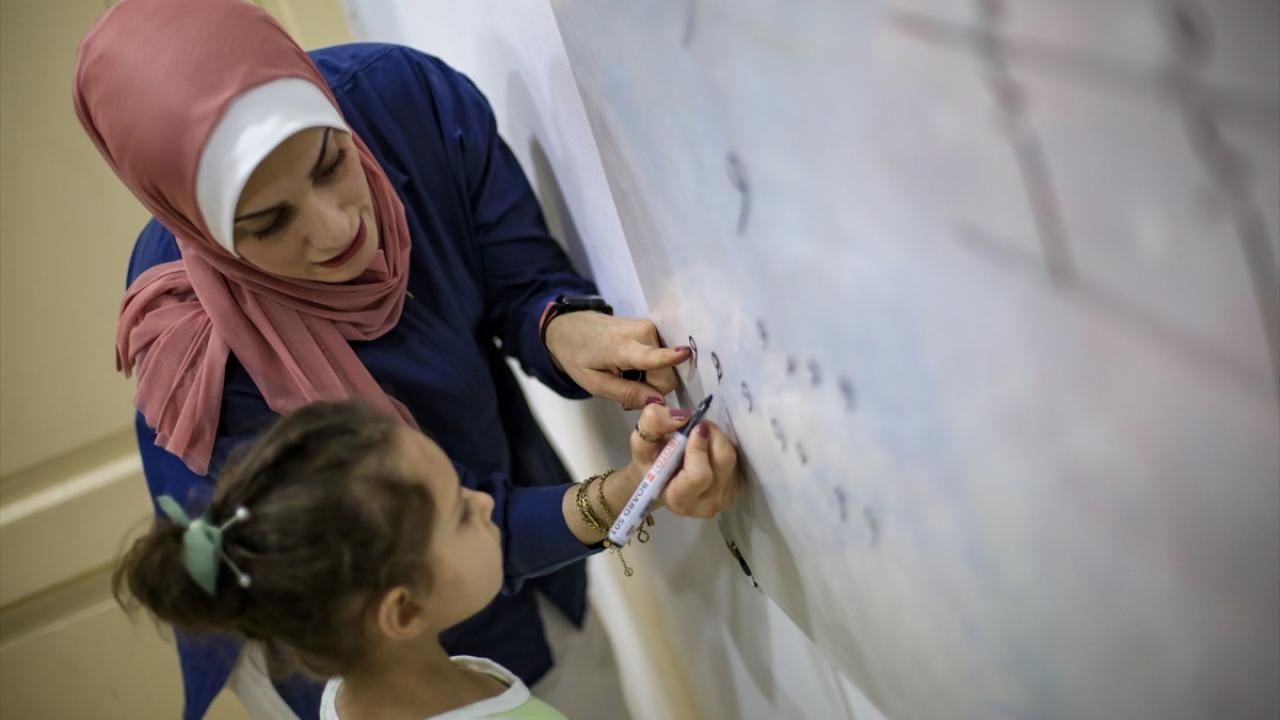 Filistinli öğretmen Gazze aşkını Mısır'a taşıdı