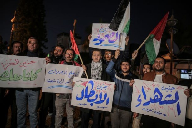 Foto - Filistinliler sokağa indi!