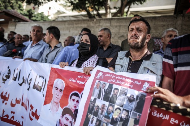 Foto - Filistinliler, zalimliğe karşı gösteri düzenledi