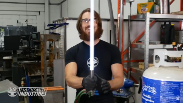 Foto - Film değil gerçek! Dünyanın ilk ışın kılıcını yaptı: Bakın nasıl çalışıyor ve neler yapabiliyor