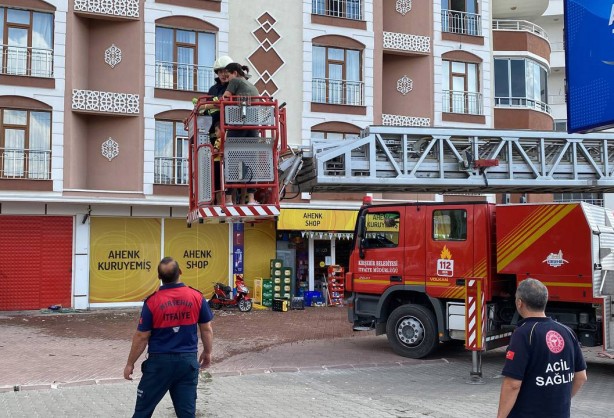 Foto - Film değil gerçek! İtfaiye ekipleri takdir topladı