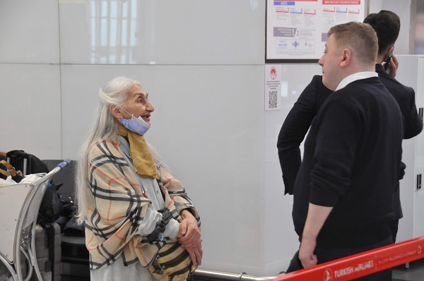 Foto - Film gerçek oldu! İranlı akademisyen İstanbul Havalimanı’nda yaşıyor