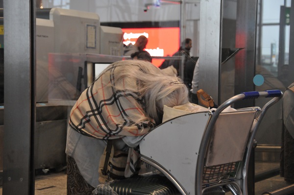 Foto - Film gerçek oldu! İranlı akademisyen İstanbul Havalimanı’nda yaşıyor