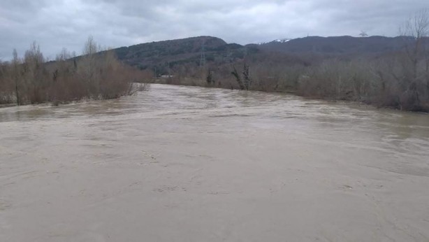 Foto - Filyos Irmağının su seviyesi yükseldi! Bölge sular altında kaldı