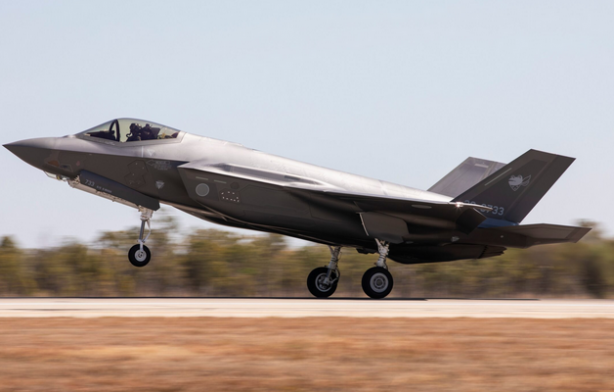 Foto - Finlandiya Savunma Kuvvetleri ikna etti! Finlandiyalılar ve Patria arasında F-35 sözleşmesi: CEO’su imza attı!