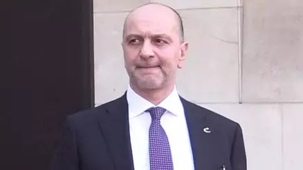 Firari FETÖ'cü Akın İpek Kral Charles'tan zengin çıktı!