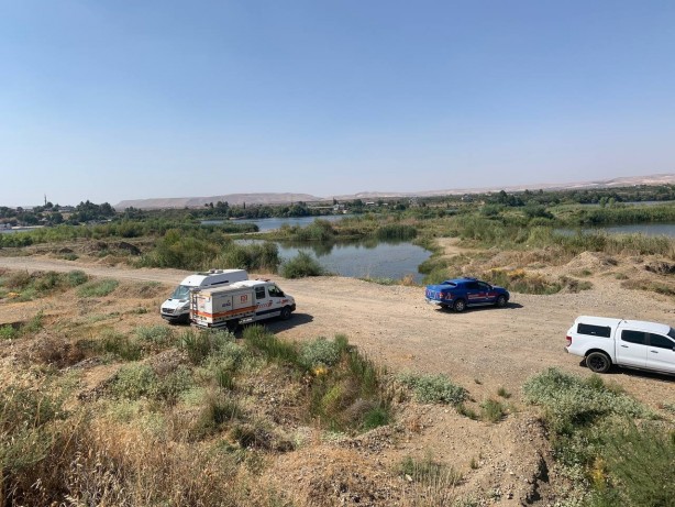 Foto - Fırat Nehri'nde kaybolan yabancı uyruklu 2 gençten acı haber!