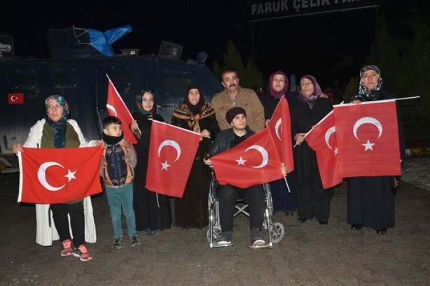 Foto - Fırat’ın batısında heyecan, doğusunda panik kol geziyor