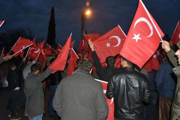 Foto - Fırat’ın batısında heyecan, doğusunda panik kol geziyor