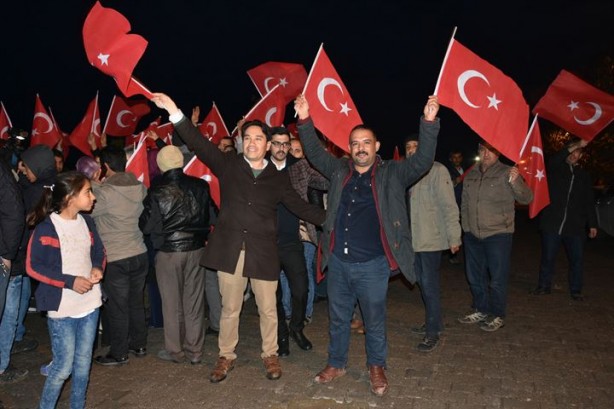 Foto - Fırat’ın batısında heyecan, doğusunda panik kol geziyor