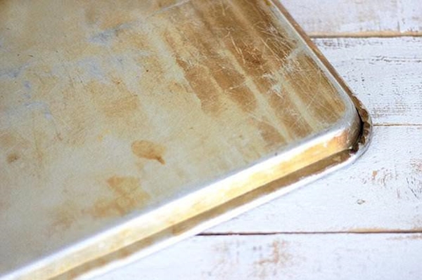 Fırın tepsisini temizlemek için...