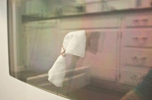 Foto - Fırın tepsisini temizlemek için...