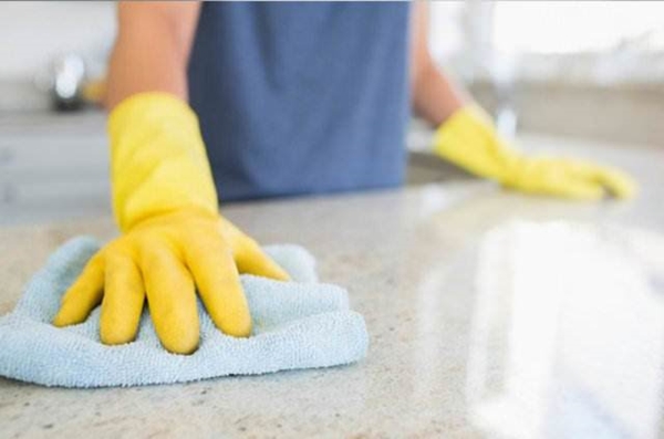 Foto - Fırın tepsisini temizlemek için...