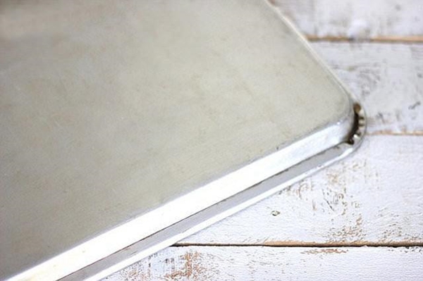 Foto - Fırın tepsisini temizlemek için...