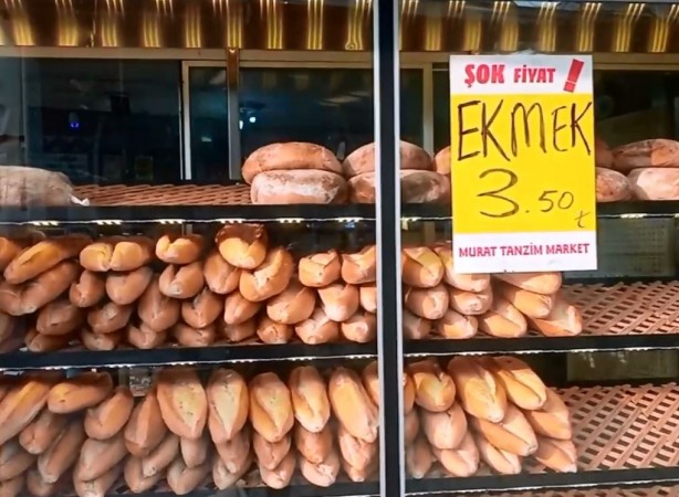 Foto - Fırıncılara kızıp ekmek fiyatını 3,5 liraya indirdi! Marketçi zam karmaşasını böyle ortaya koydu...