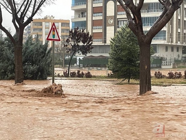 Foto - Fırsatçılar sel felaketinde de ortaya çıktı! Suya fahiş zam yapanlara ceza