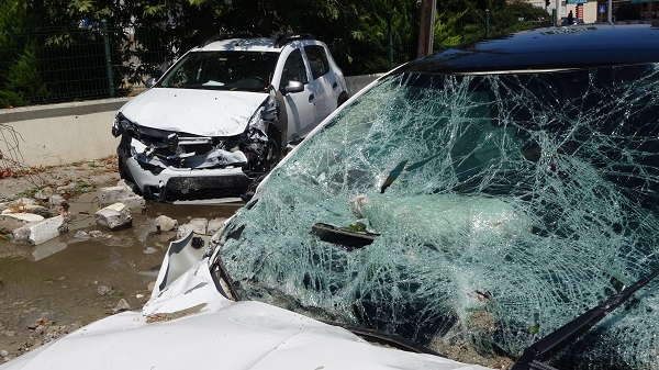 Foto - Fırtına minareyi devirdi: 2 yaralı