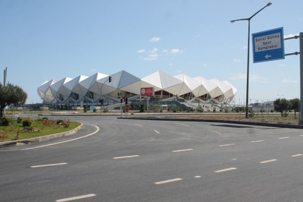 Foto - Fırtına stadı uçurdu! Görenler inanamadı