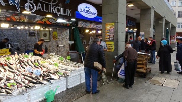 Foto - Fırtına tezgahları vurdu! Balık fiyatları ikiye katladı