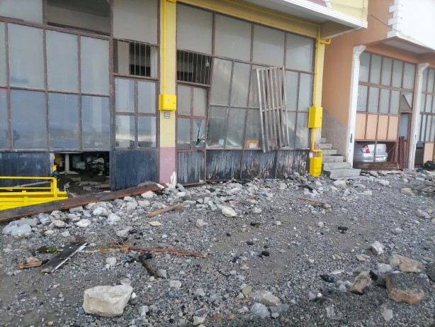 Foto - Fırtınada iş yerleri zarar gören dükkan sahiplerine 3 milyon 134 bin ödeme!