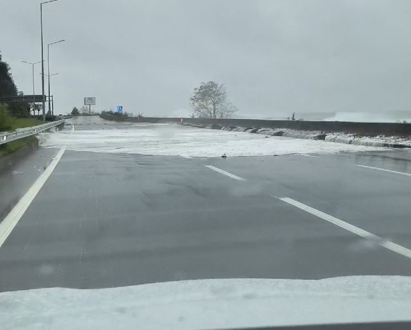 Foto - Fırtınada yollar görünmez oldu! Korkutan görüntüler