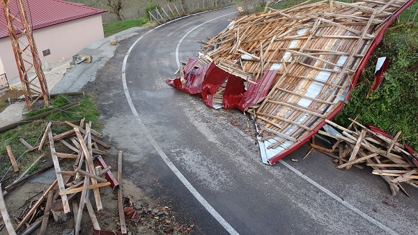 Foto - Fırtınayı deprem zannettiler! 