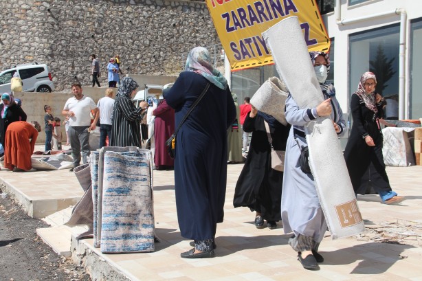 Foto - Fiyatı 3’te 1! Mağazaya hücum ettiren ucuzluk